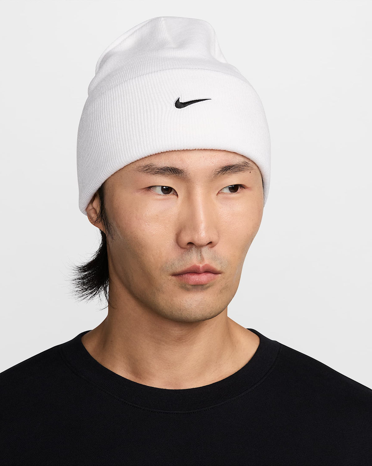 Nike Peak Swoosh Beanie - White / Black